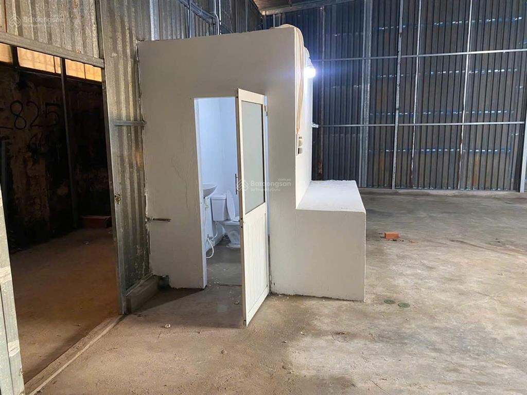 Cho thuê kho 200m2 giá 10,5 triệu/tháng đường nhựa 10 ngô chí quốc 400m là chợ nông sản thủ đức