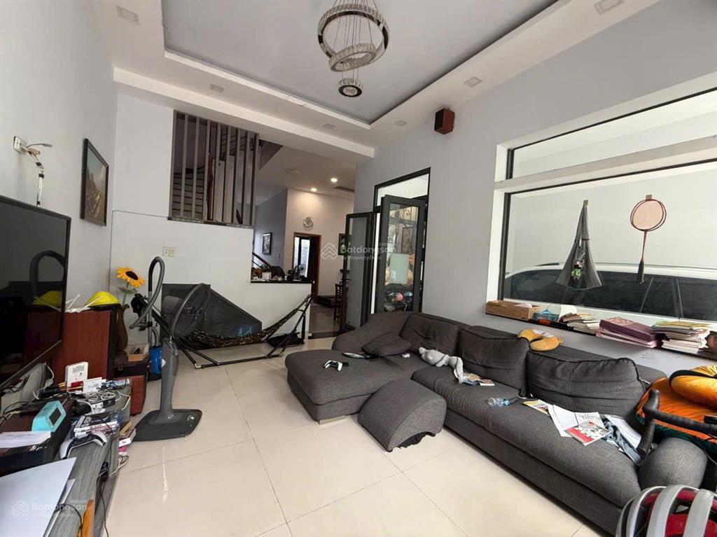 Căn biệt thự 3 tầng mặt tiền đường 12m khu đường số 25 khu bên sông hiệp bình chánh thủ đức