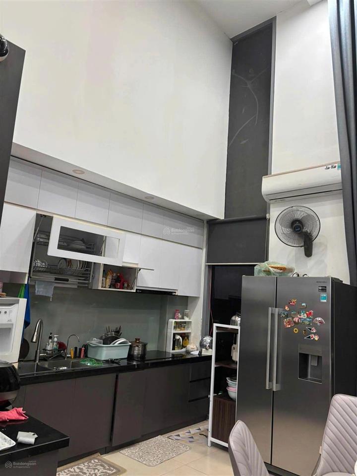 Cho thuê *penthouse opal garden* 4pn 4wc, có sân vườn riêng