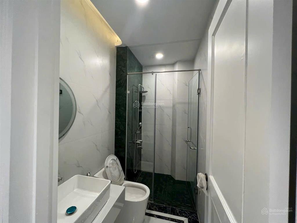 Hàng hiếm khu bên sông hbc, nhà 64m 4 tầng hẻm xe hơi né nhau, khu đồng bộ.