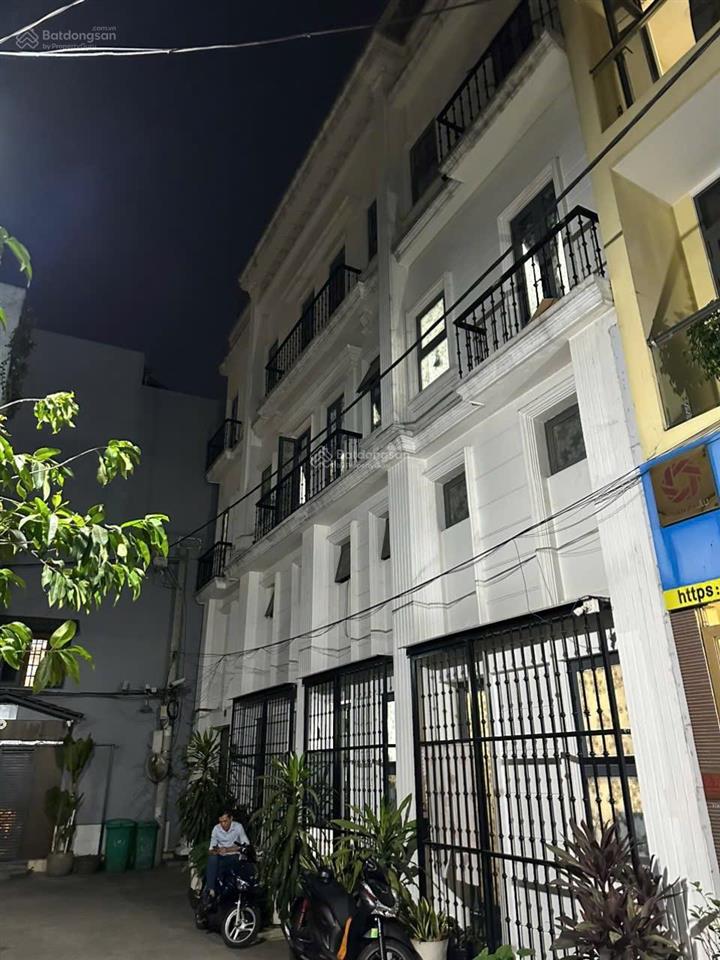 Giảm còn 13,5 tỷ chdv 20 phòng full khách dòng tiền 70tr/tháng ngay phạm văn đồng