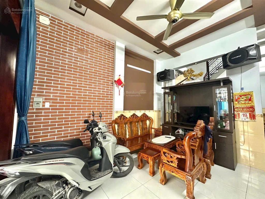 Nhà gần metro, trường thọ, thủ đức 62m 3 tầng chỉ 5,5 tỷ