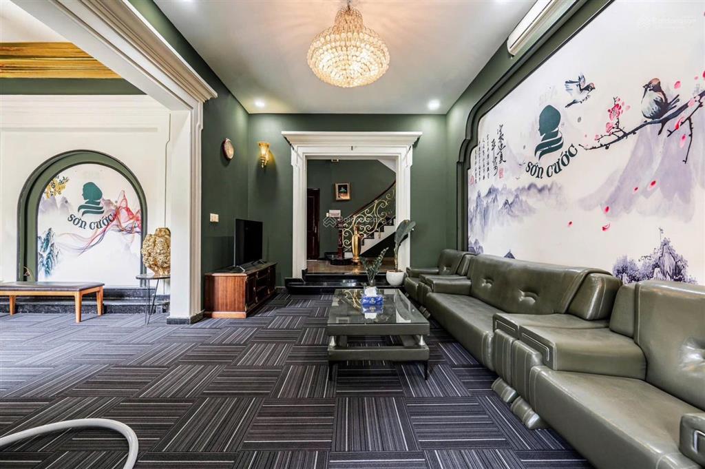 Cho thuê villa nguyễn văn hưởng, hồ bơi sân vườn, 25x25m, 130tr/thángtrệt 3 lầu, 7pn, 8wc full nt