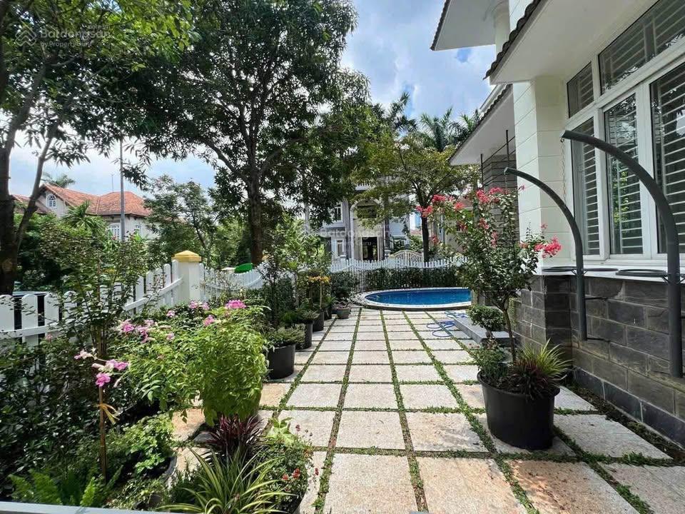 Villa compound nguyễn văn hưởng, thảo điền, 450m2, giá 104 triệu, trệt, 2 lầu, 4pn, hồ bơi sân vườn