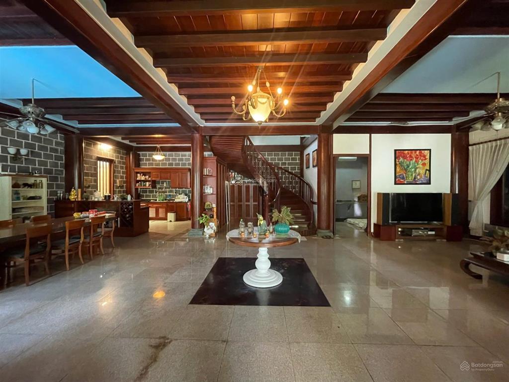 Cho thuê villa nguyễn văn hưởng, thảo điền, 20x20m, giá 3500usd  trệt + 1 lầu, pn, full nội thất