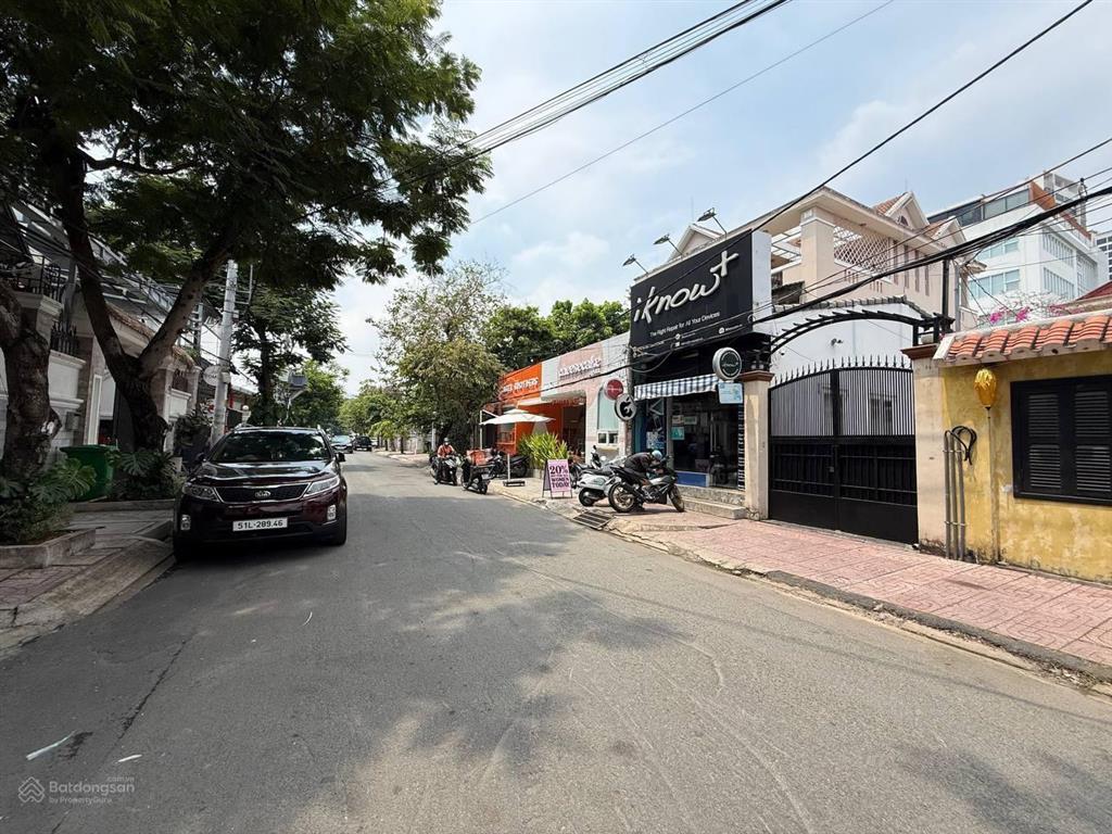 Cho thuê mặt bằng kinh doanh thảo điền, 201m2, giá 3800usd  cf sân vườn, nhà hàng, showroom,...