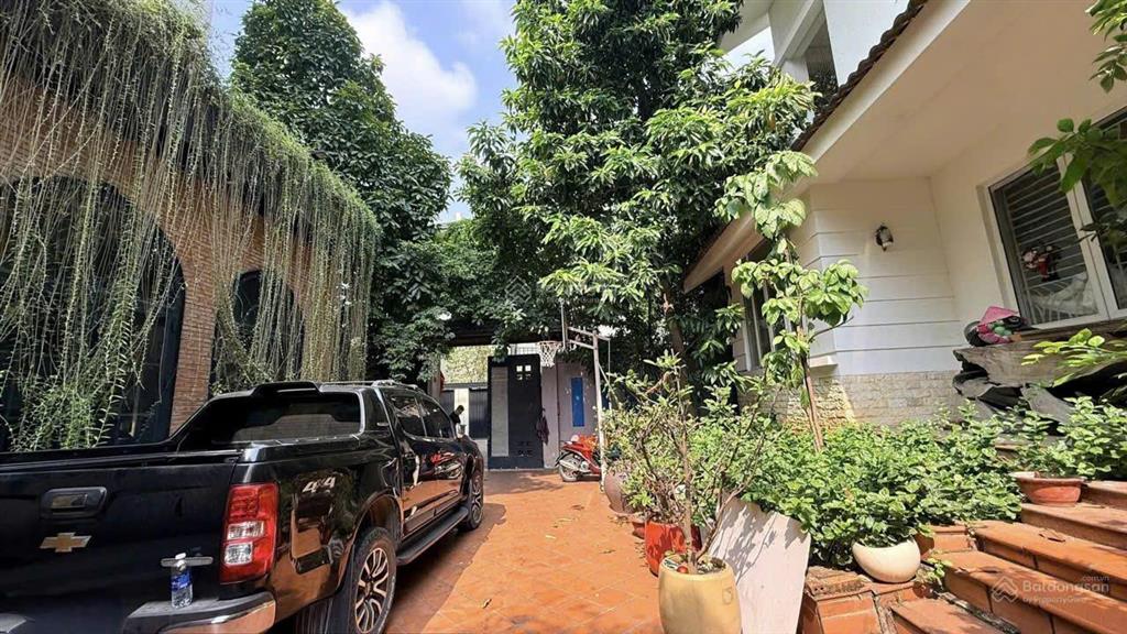 Cho thuê villa xuân thủy, thảo điền, 540m2, giá 5000usd/tháng  trệt, 2 lầu, 6 phòng ngủ