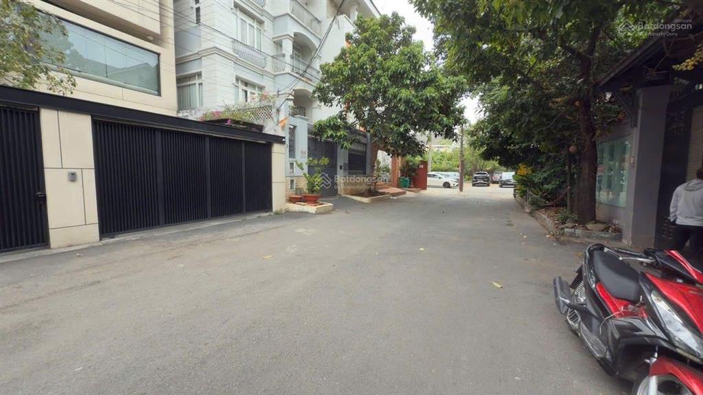 Cho thuê villa xuân thủy, thảo điền, 540m2, giá 5000usd/tháng  trệt, 2 lầu, 6 phòng ngủ