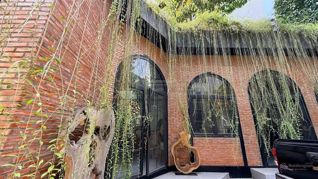 Cho thuê villa xuân thủy, thảo điền, 540m2, giá 5000usd/tháng  trệt, 2 lầu, 6 phòng ngủ