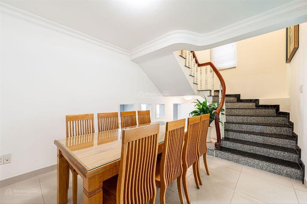 Cho thuê villa góc 2 mặt tiền thảo điền hồ bơi, hầm xe