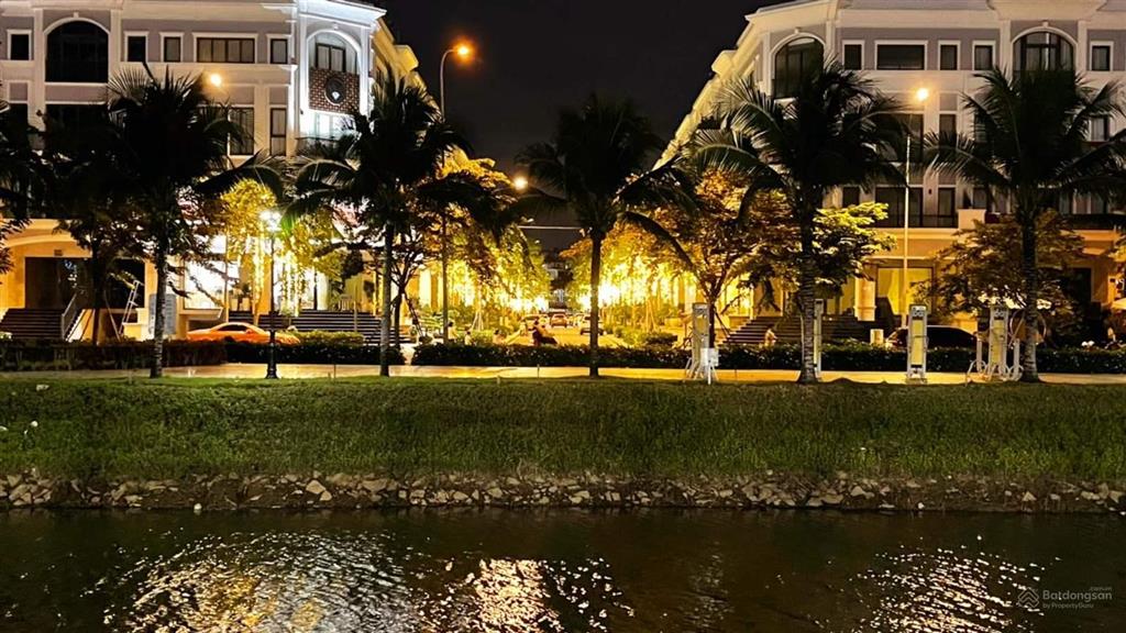 Giảm sâu cuối năm từ 33 tỷ còn 27,9 tỷ. view triệu usd công viên nhạc nước ở vạn phúc city