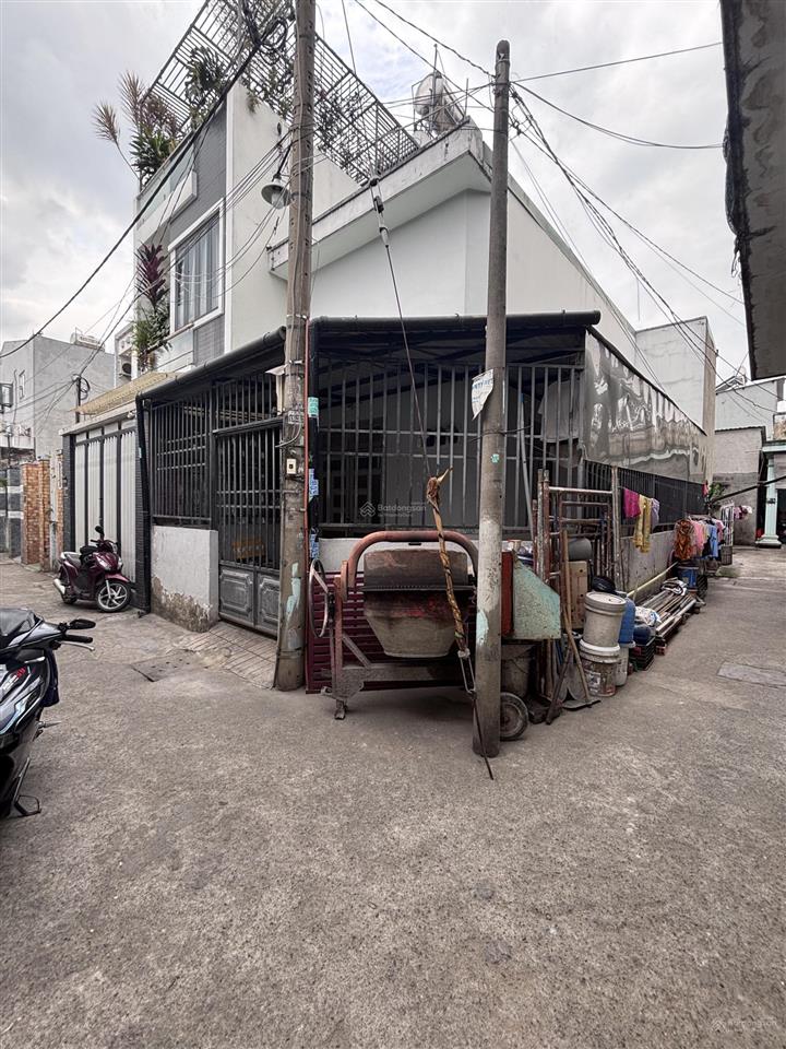 Bán nhà ngay sát ql1k linh xuân. vị trí đẹp. giá tốt.