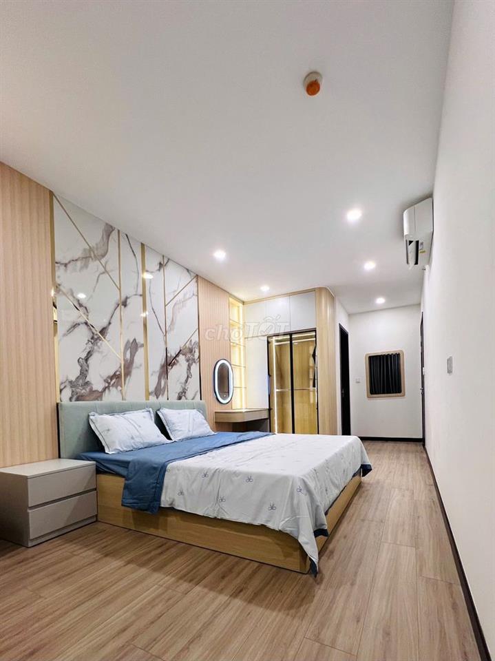Bán lỗ 2PN Sky View 80m2, Giá 2ty350