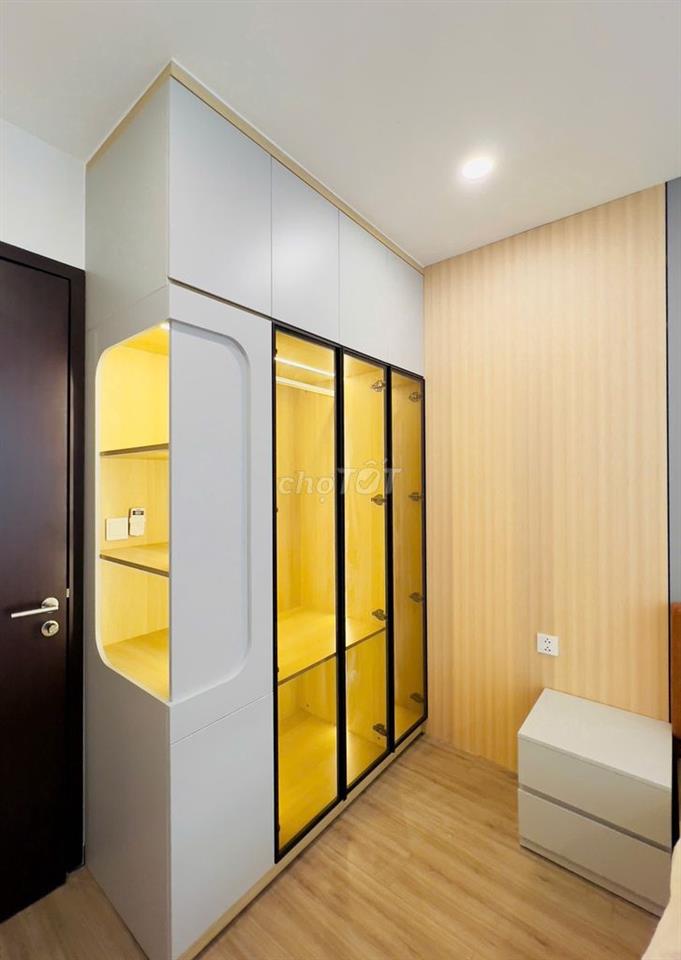 Bán lỗ 2PN Sky View 80m2, Giá 2ty350