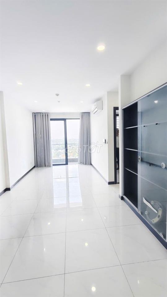 1PN Sky View thuê ở lâu dài , giá thuê 7tr5