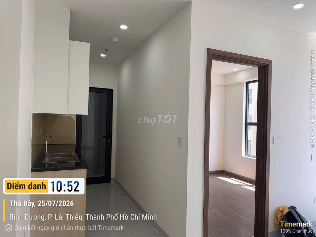 1 căn *** 2PN, giá thuê 5,5tr, bao phí quản lý tháng 8,9
