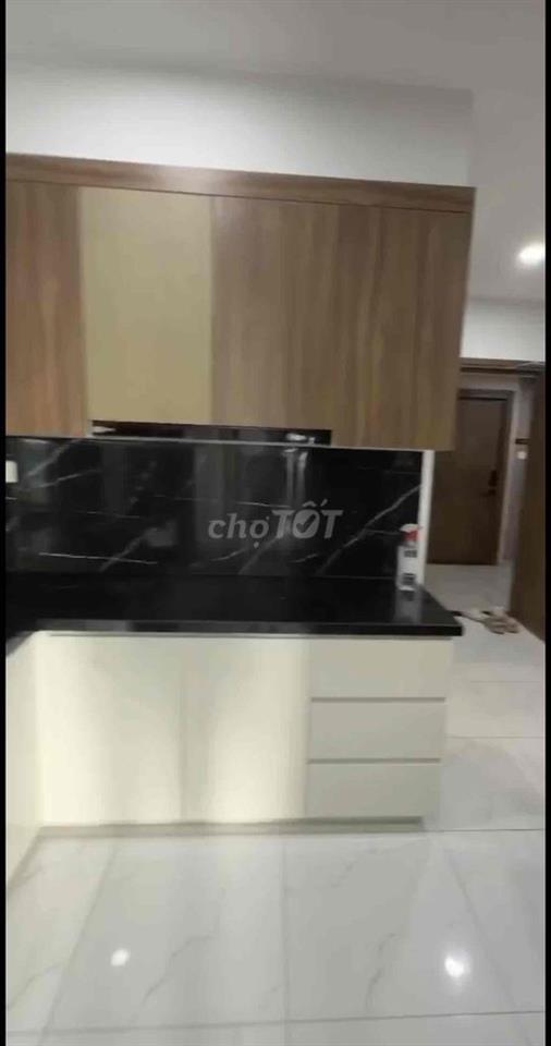 Thuê Studio tách phòng, có máy lạnh, sofa, giường, tủ, bếp, bàn ăn