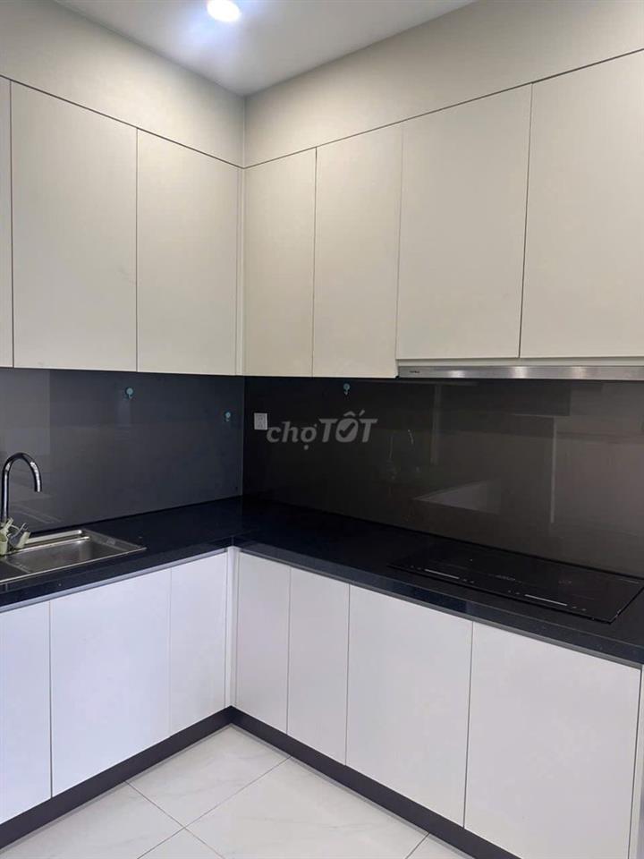 Chủ về TQ, Giảm 500tr, bán lỗ căn 2PN full NT , Sky View 