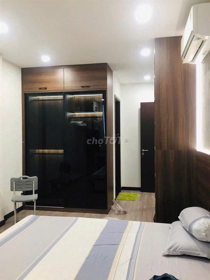 Bán 2PN, Sky View - 2ty3, 80m2, sổ sẵn, tầng cao, view mát
