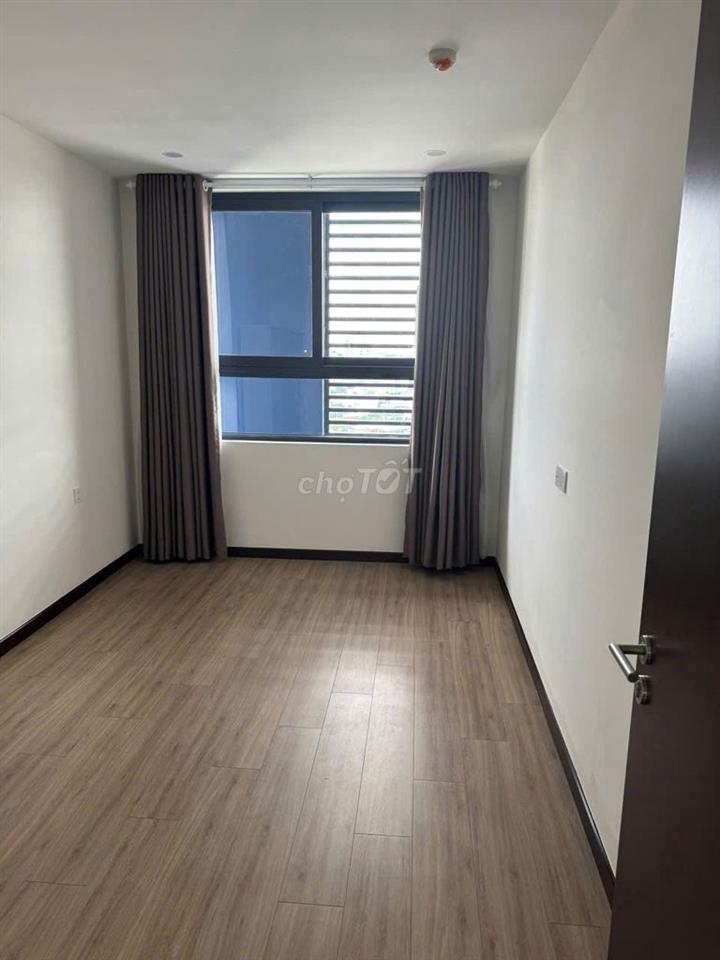 Nhà mới 100%, có 2 máy lạnh, rẻ nhất Sky view, giá thuê 7tr5 