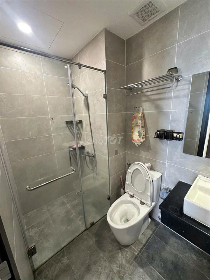 Nhà mới 100%, có 2 máy lạnh, rẻ nhất Sky view, giá thuê 7tr5 