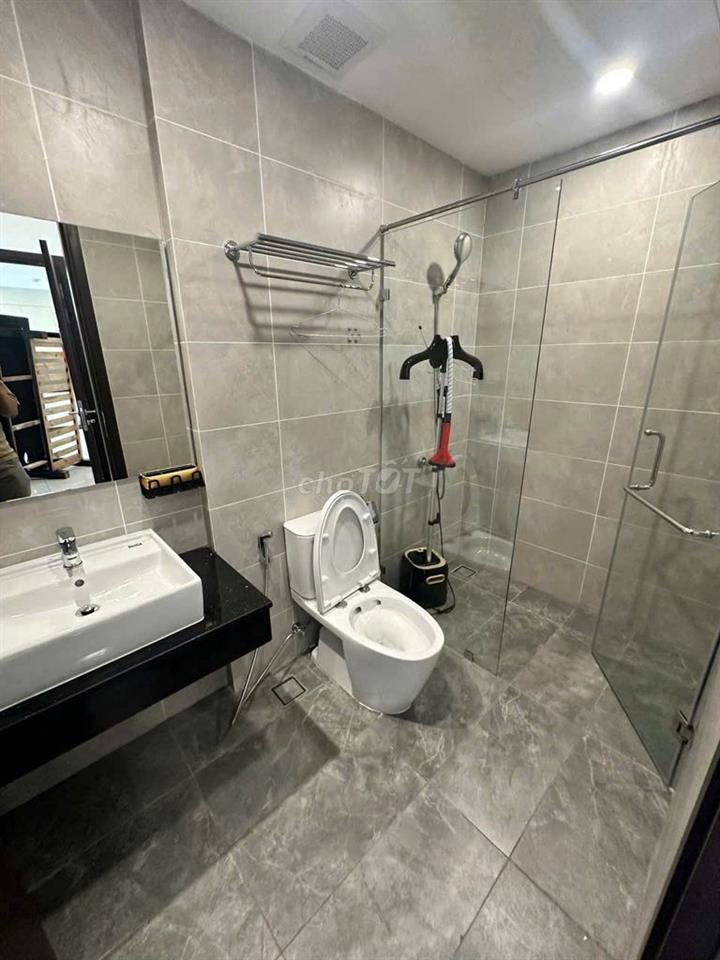 Nhà mới 100%, có 2 máy lạnh, rẻ nhất Sky view, giá thuê 7tr5 