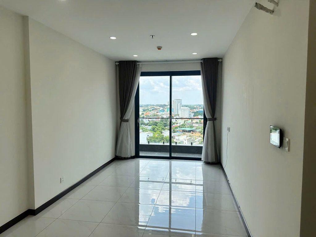 Nhà mới 100%, có 2 máy lạnh, rẻ nhất Sky view, giá thuê 7tr5 