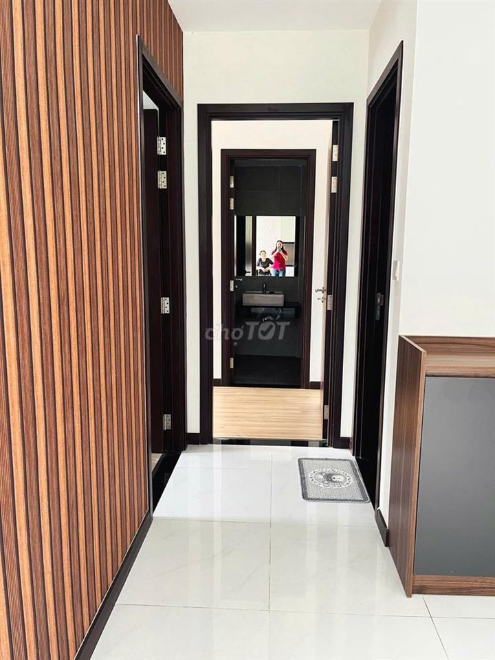 Chỉ 10triệu , thuê 2PN Sky View , tầng 6, nội thất quá đẹp 