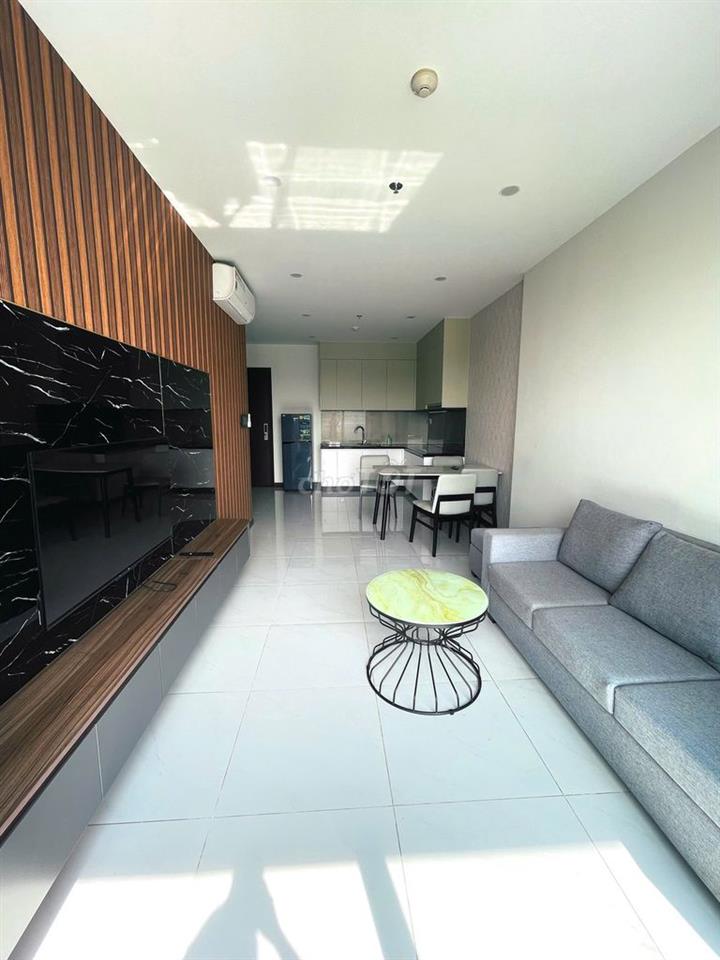 Chỉ 10triệu , thuê 2PN Sky View , tầng 6, nội thất quá đẹp 