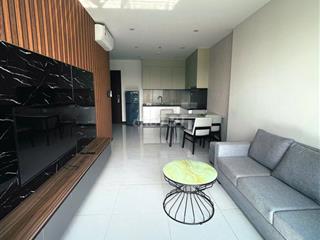 Chỉ 10triệu , thuê 2PN Sky View , tầng 6, nội thất quá đẹp 