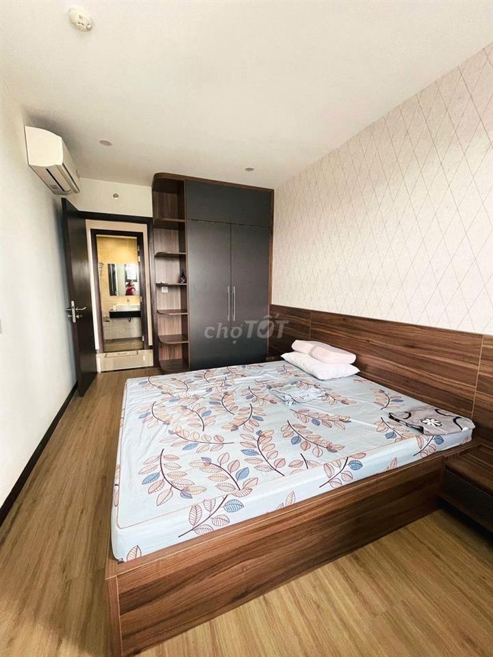 Chỉ 10triệu , thuê 2PN Sky View , tầng 6, nội thất quá đẹp 