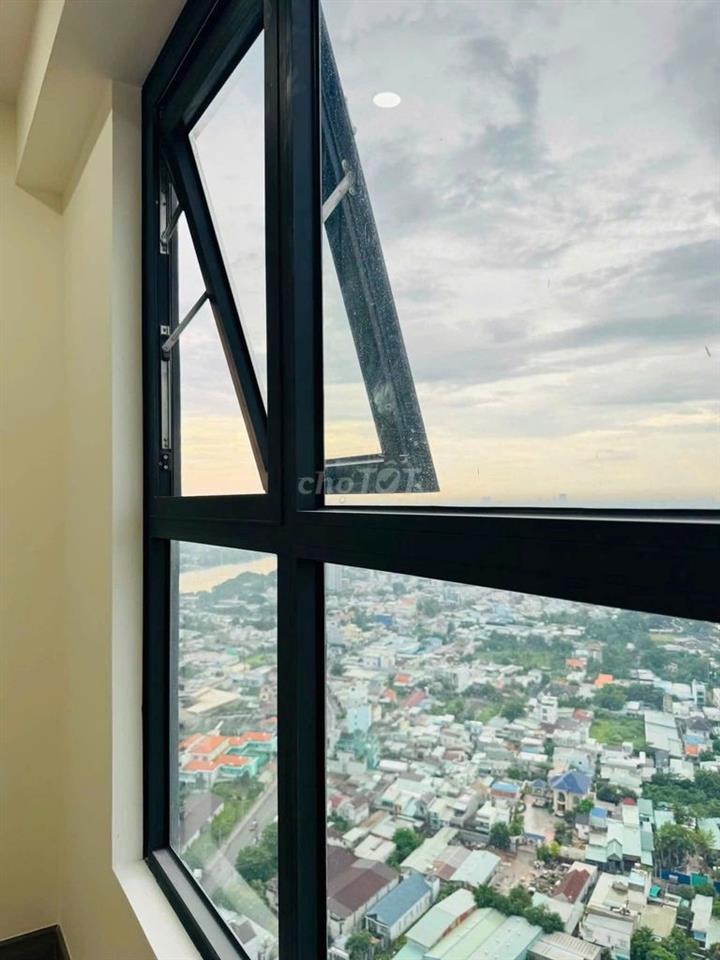 2PN A&T view Hồ Gươm Xanh, nhà trống có rèm, giá thuê 5tr7 