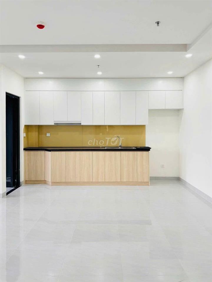 2PN A&T view Hồ Gươm Xanh, nhà trống có rèm, giá thuê 5tr7 