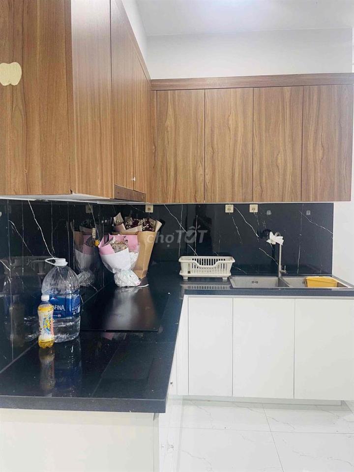 HÀNG KÍN - Studio block B | giá 4,5Tr | Nhà trống có rèm, giàn phơi