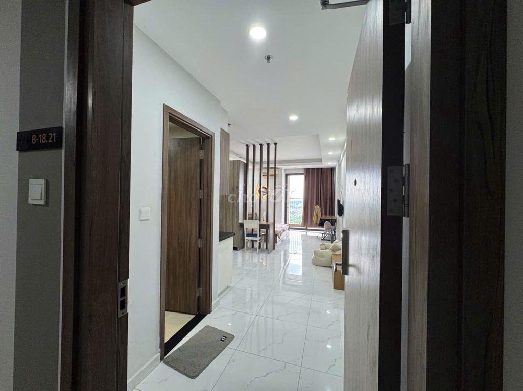 Chính chủ bán chung cư Opal Skyline - Studio 40m2, giá 1ty350 