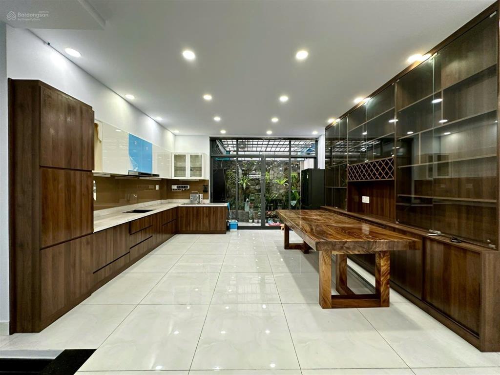 Bán gấp nhà phố ngang 6m 5 tầng hoàn thiện cao cấp khu đô thị xanh vạn phúc city giá rẻ shr, hot!