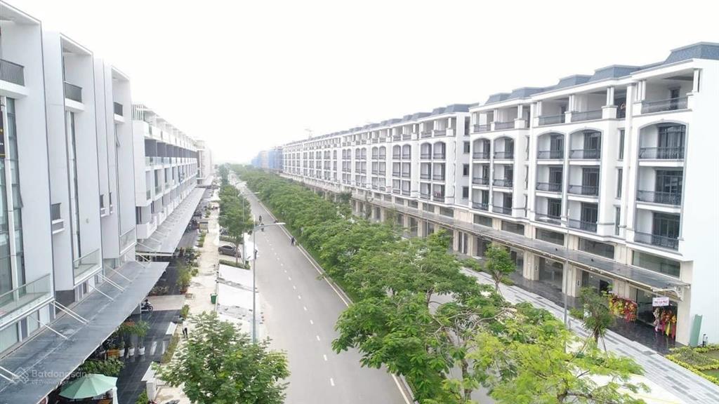 Suất nội bộ shophouse kinh doanh khu đô thị xanh vạn phúc city, 180m2 mặt tiền khu quốc lộ 13. hot
