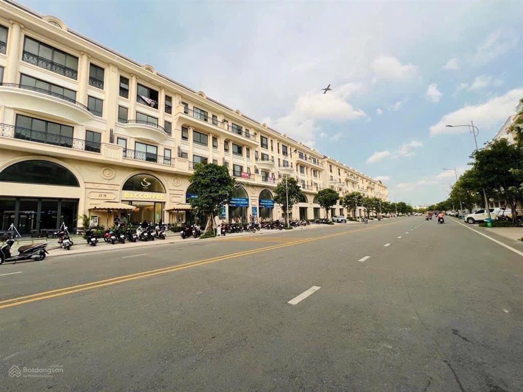 Suất ưu đãi shophouse 2 mt royal vạn phúc mặt tiền kinh doanh đinh thị thi 30m, kđt vạn phúc city.