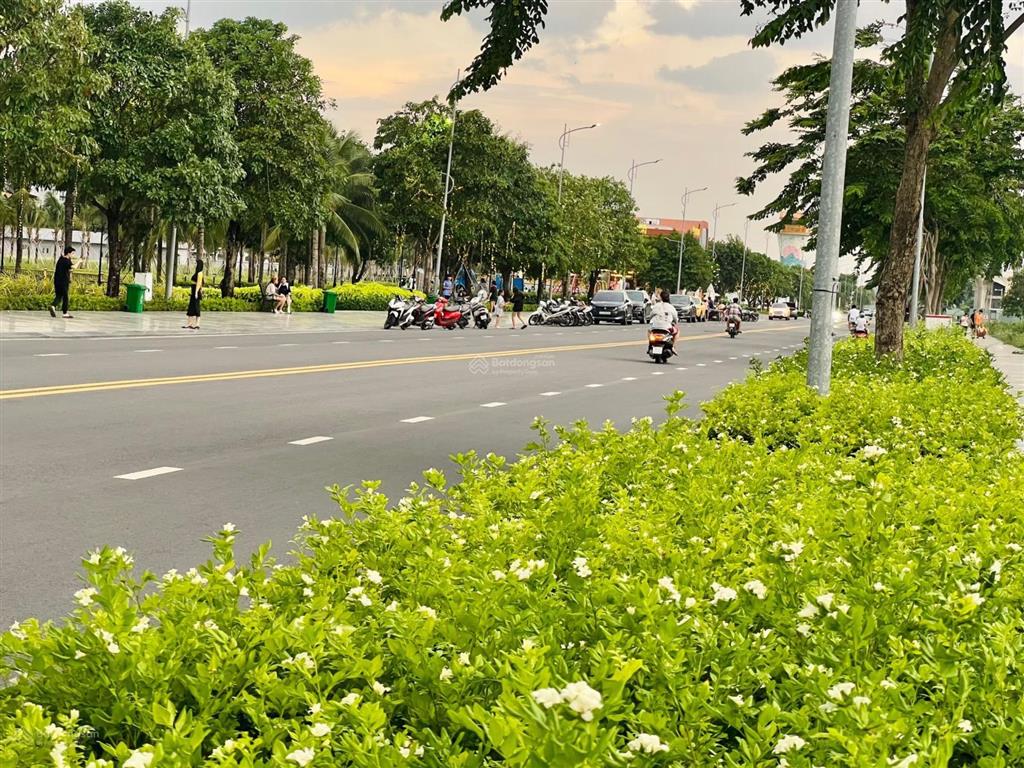 Chính chủ cần bán gấp biệt thự sunlake villas khu đô thị vạn phúc city dt 161m2 giá 29 tỷ giá rẻ