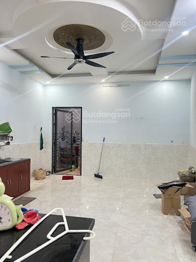 Nhà mặt tiền đường 2 lầu 1 trệt và nhà cấp 4 gác lửng đường 11 linh xuân