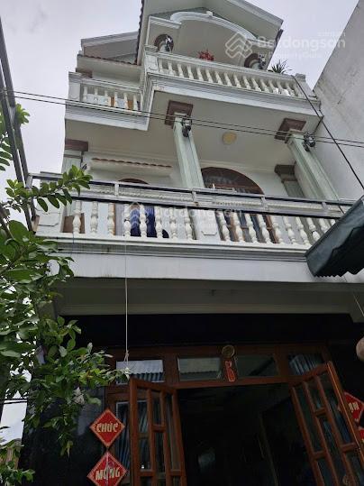 Nhà mặt tiền đường 2 lầu 1 trệt và nhà cấp 4 gác lửng đường 11 linh xuân