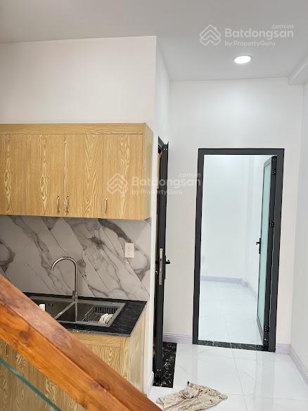 Bán nhà sc cấp 4 gác lửng sát chợ tân long dĩ an