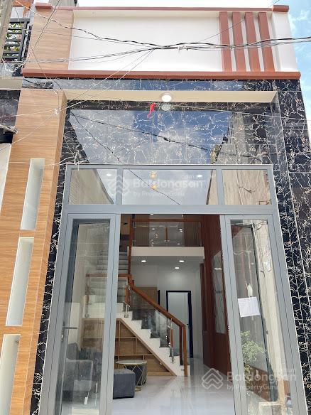 Bán nhà sc cấp 4 gác lửng sát chợ tân long dĩ an