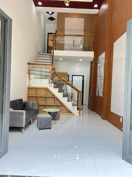 Bán nhà sc cấp 4 gác lửng sát chợ tân long dĩ an