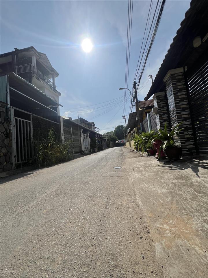 Bán lô đất mặt tiền đường số 3 phước thiện cách vinhome 300m
