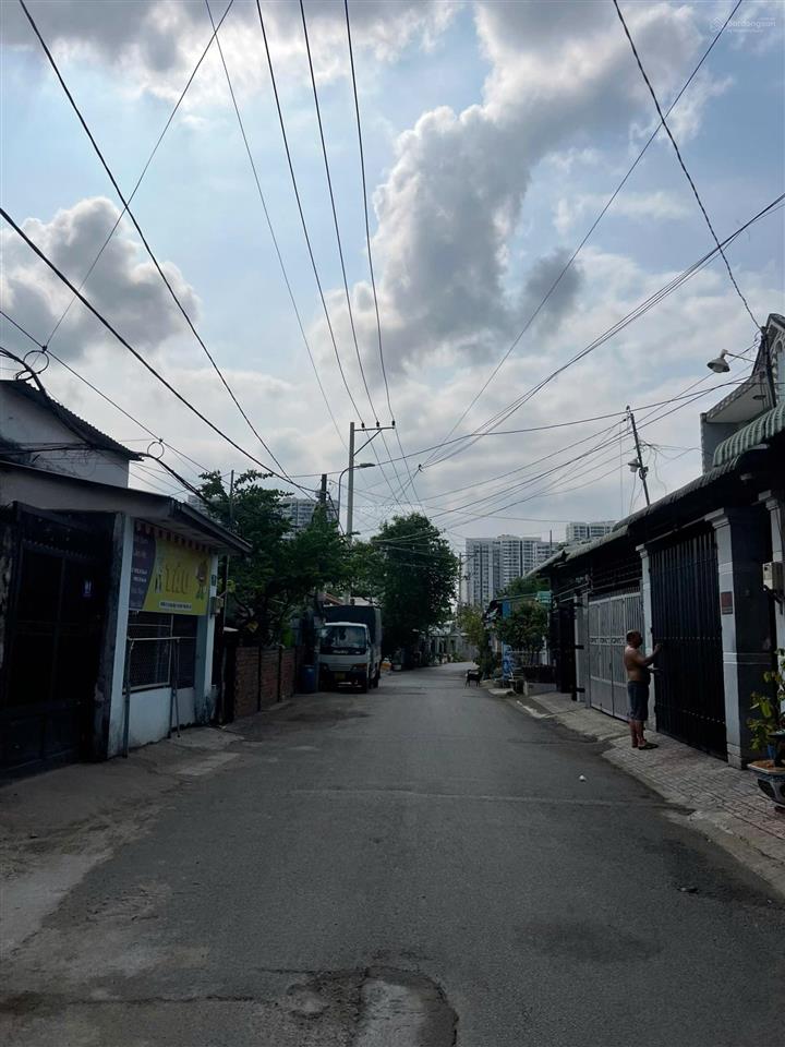 Ngộp bank bán gấp lô đất  đường 29 (nguyễn xiển) kế bên vinhomes
