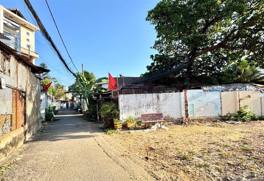 Bán lô đất sát bên nhà ga metro giá chỉ 50trieu/ m2 anh chị xây chdv khó thể bỏ qua