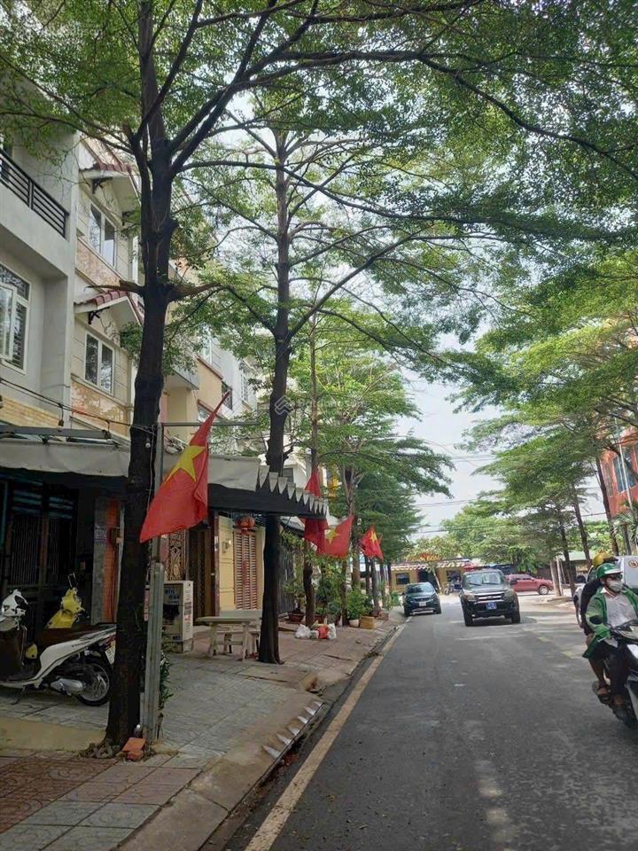 Bán nhà đường số 3 khu dân cư hồng long, hiệp bình phước