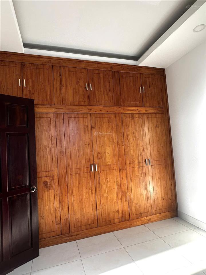 Cho thuê nhà mặt tiền gần trường thcs linh đông, linh đông, thủ đức. sân xe hơi, nội thất cơ bản.