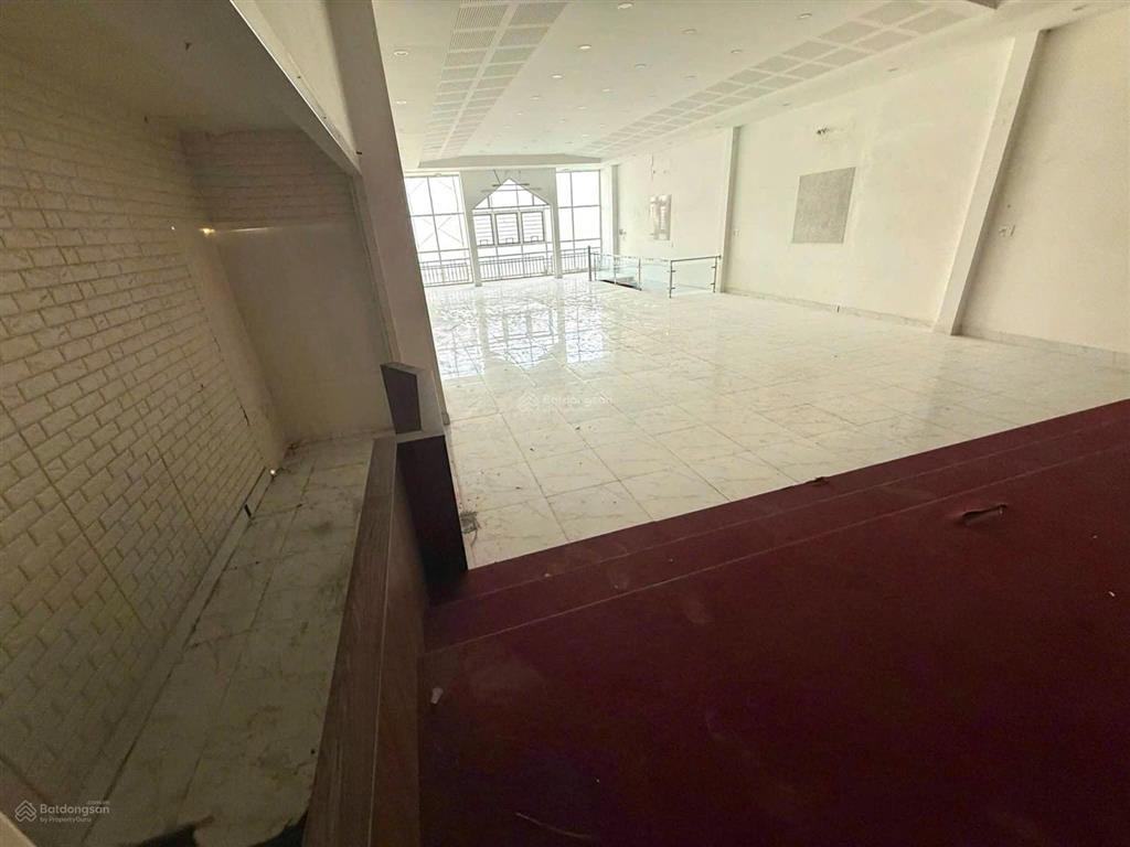 Cho thuê nhà/kho/xưởng đường số 8, linh xuân, thủ đức, dt 10x32m, diện tích rộng rãi dễ set up.